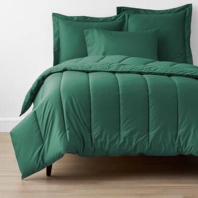 Emerald green quilted bedding set
